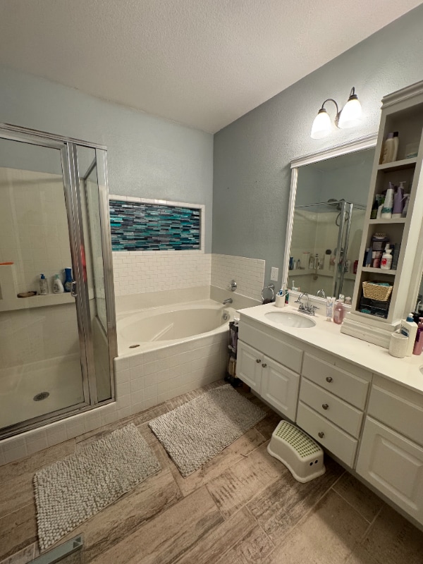 Building Photo - 10129 Delcresta Dr