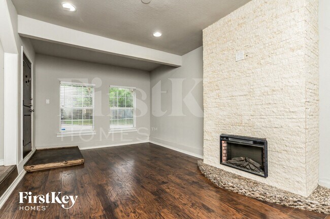 Foto del edificio - 11517 Fernald Ave