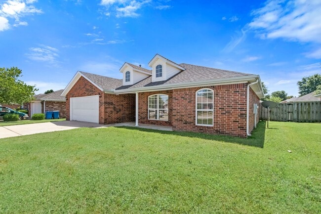 Building Photo - Great Location 3 Bedroom in Bentonville!