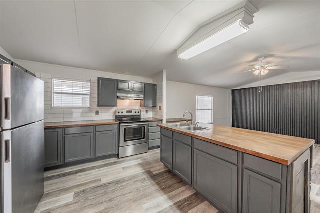 Foto del edificio - 5005 Shoreline Cir W