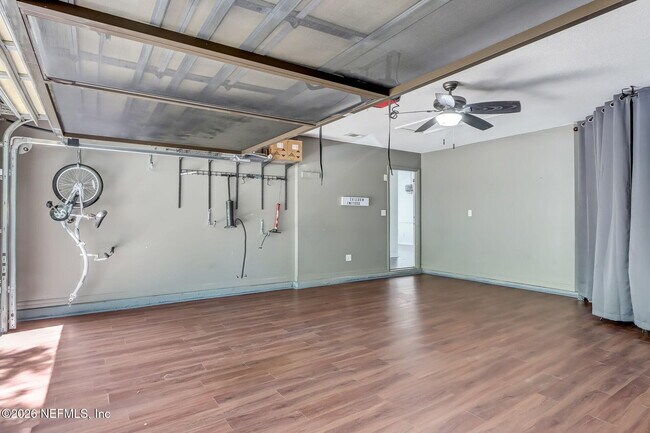 Foto del edificio - 566 Longmill Ln