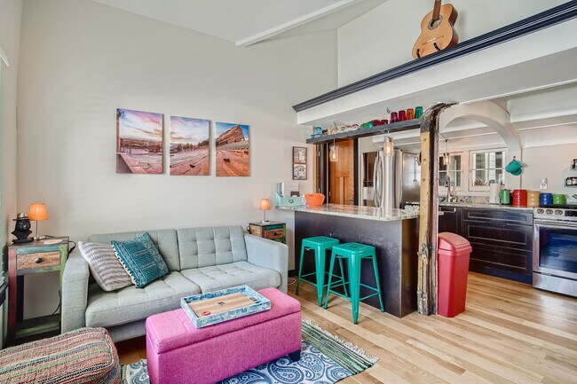 Foto del edificio - 835 Urban St