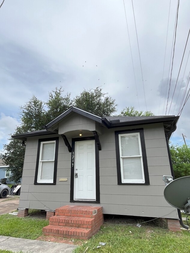 Primary Photo - 1217 New Orleans Ave