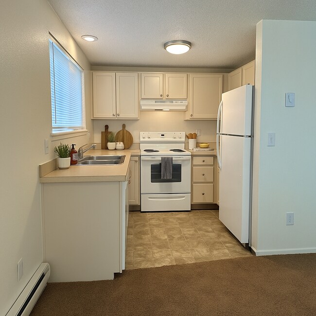 Building Photo - Welcome to Meadow Creek Apartments in Lake...