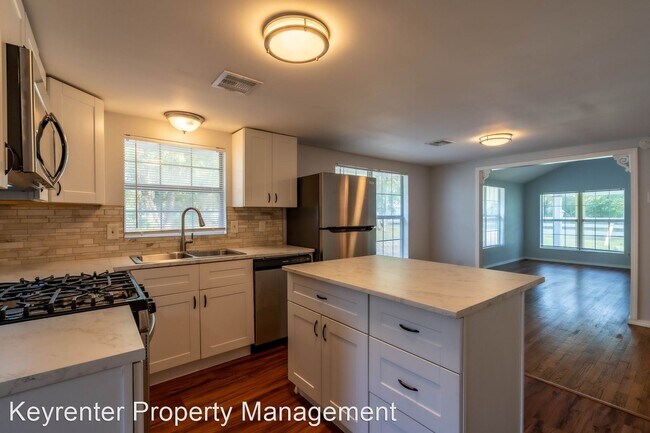 Foto del edificio - 3 br, 1.5 bath House - 2901 E 32nd St N