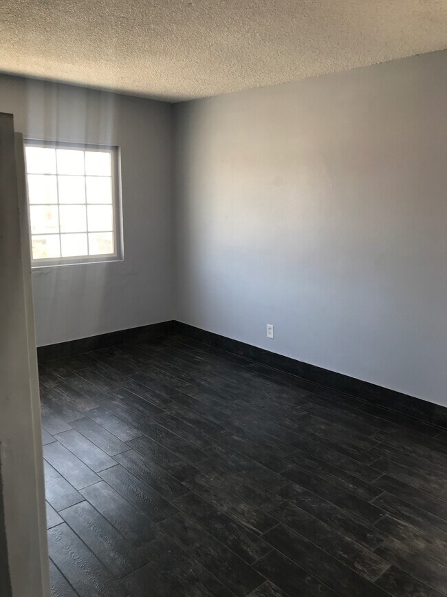 Foto del edificio - 9514 Avalon Blvd