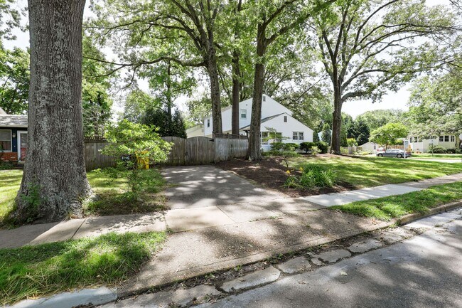 Foto del edificio - 3BR - Eastport Colonial Home - Well Mainta...