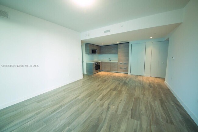 Building Photo - 1300 S Miami Ave