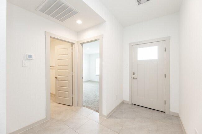 Building Photo - 28926 Yachting Pt Ct