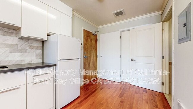Building Photo - 3051 San Bruno Ave