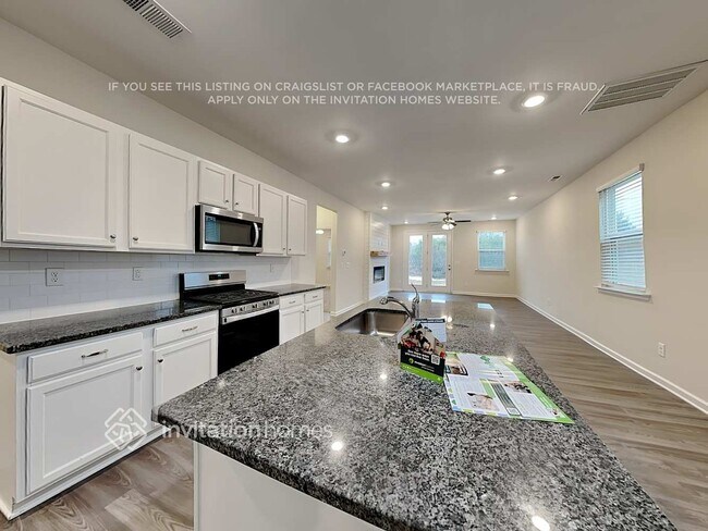 Foto del edificio - 4014 Weddington Pointe Dr