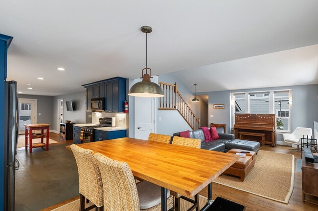 Building Photo - 10433 67th Ave S