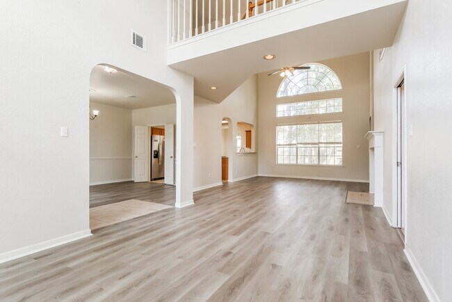 Foto del edificio - 7714 Danehill Dr