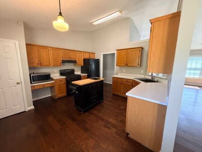 Foto del edificio - 2627 Lone Oak Trail