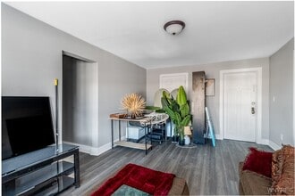 Building Photo - 1225 Hertel Ave