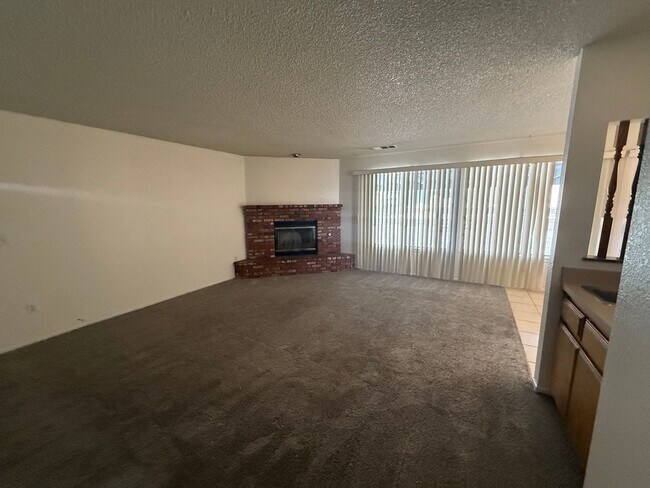 Foto del edificio - Silverlake's Home- 3 Bedrooms, 2 Bathrooms...