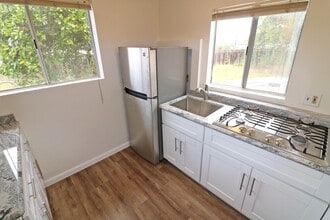 Building Photo - 3617 Nassau Dr