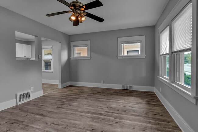 Foto del edificio - 1703 Seneca St