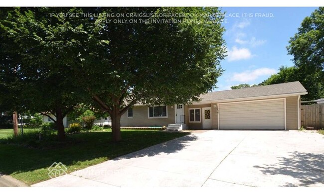 Building Photo - 4230 Diamond Dr