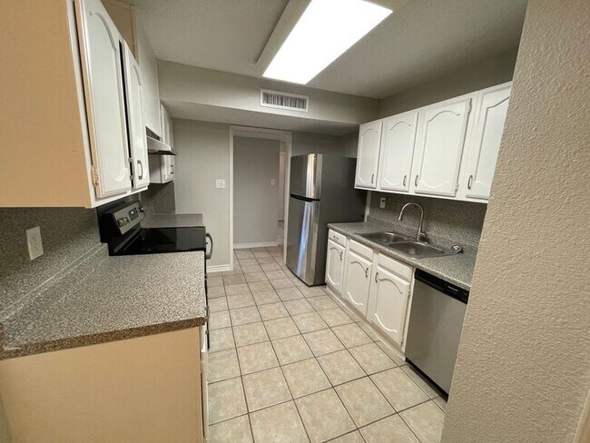 Foto del edificio - 4125 Shagbark St