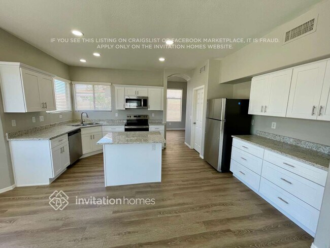 Building Photo - 12931 W Soledad St