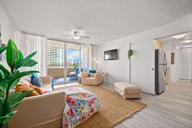 Building Photo - Kakaako Royal Court 2 Bedroom 2 Bathroom 1...