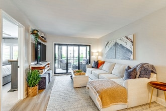 Building Photo - 4263 Bay Beach Ln