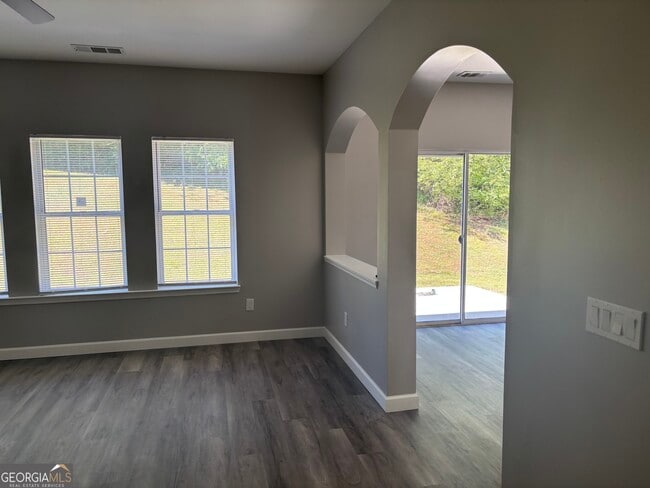 Building Photo - 7742 Parkside Dr