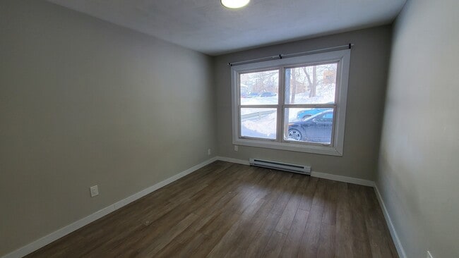 Building Photo - 45 Cameron St