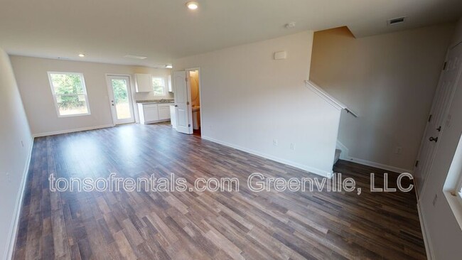 Foto del edificio - 317 Long Grove Ln