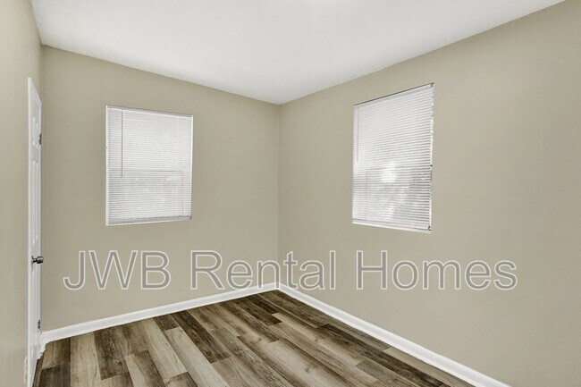 Foto del edificio - 9131 12th Ave