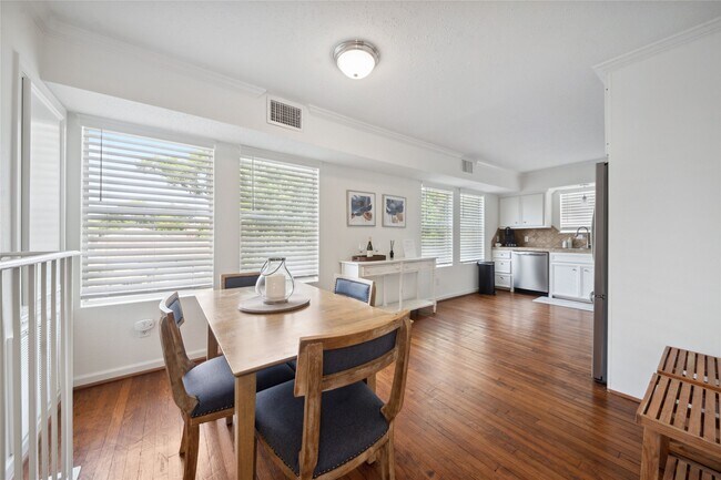 Foto del edificio - 1105 Tulane St