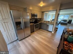 Building Photo - 7044 Harbour Village Ct