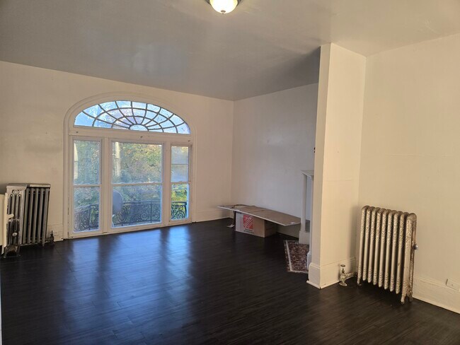 Foto del edificio - 8115 Wade Park Ave