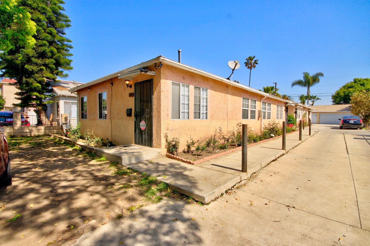 Primary Photo - 4800 S Slauson Ave
