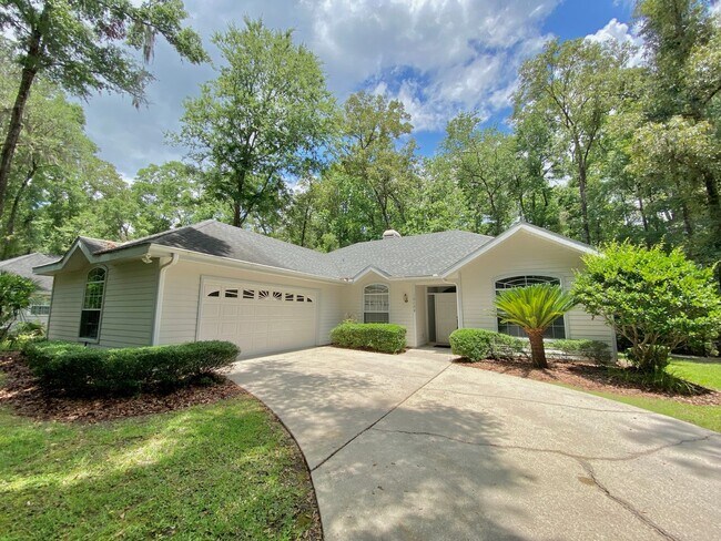Foto del edificio - Renovated Haile Plantation Home – Move-In ...