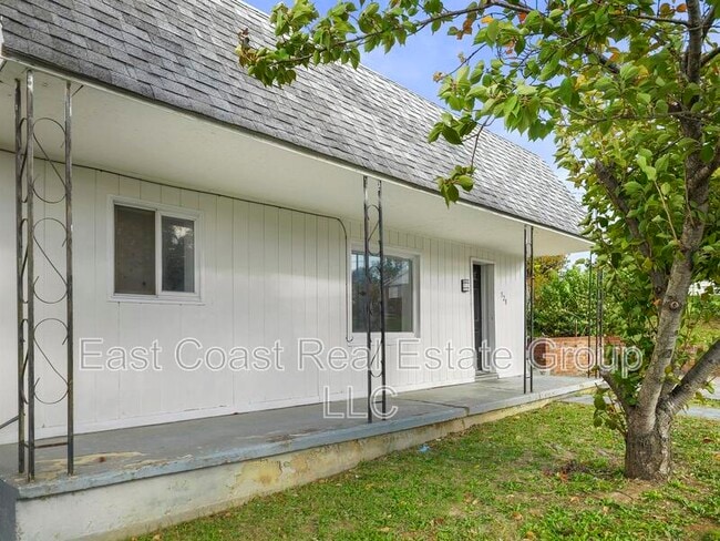 Building Photo - 528 Hack Wilson Way