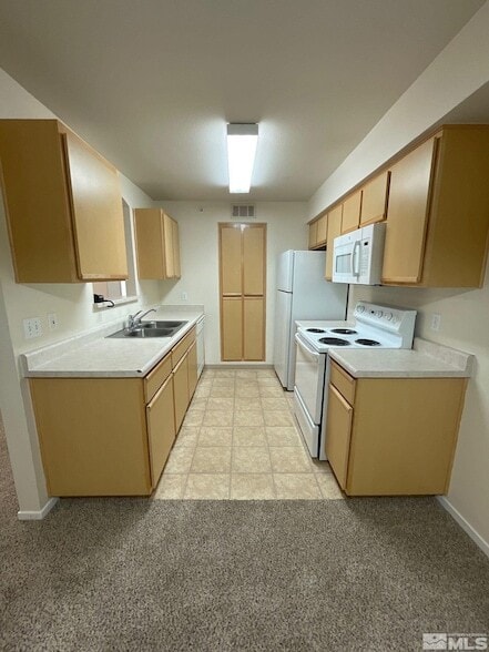 Foto del edificio - 6850 Sharlands Ave.