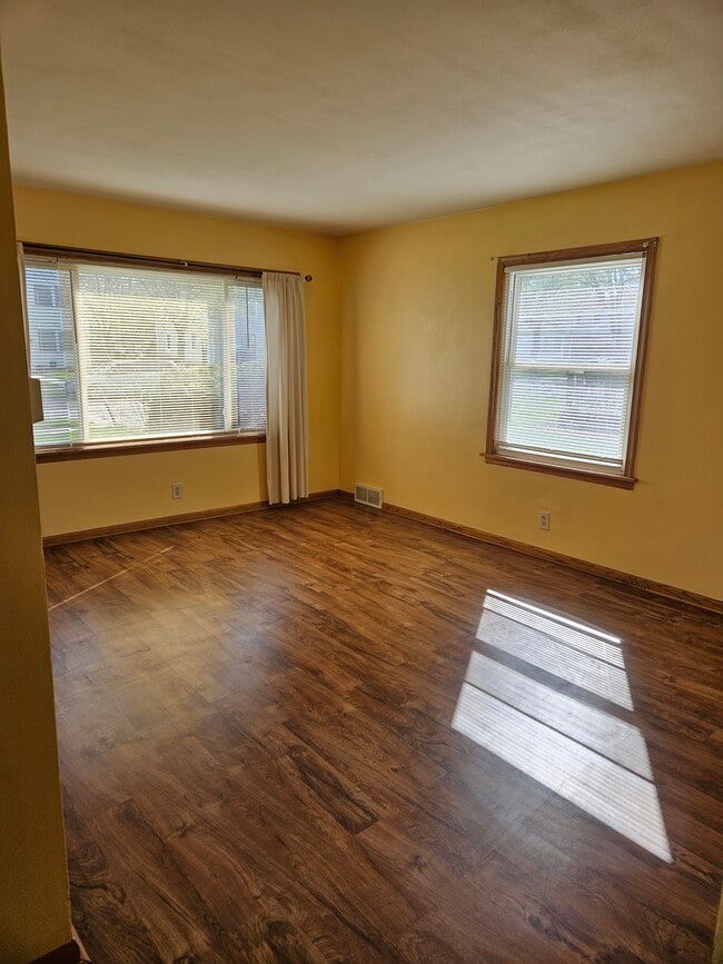 Building Photo - 4610 W Tripoli Ave