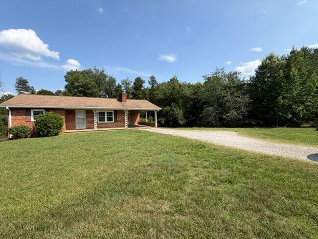 Building Photo - 3399 NC HWY 16 S