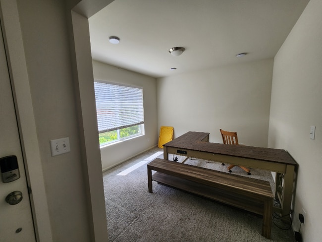 Building Photo - 15028 Iverson Lp SE