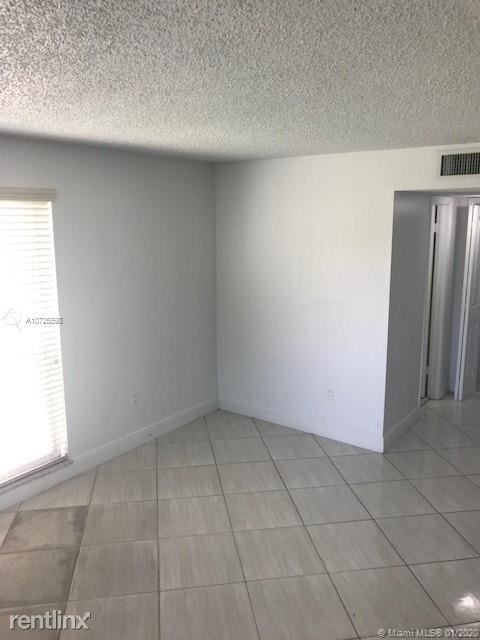 Foto del edificio - 2 br, 2 bath Apartment - 661 N University Dr