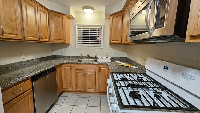 Building Photo - 667 Indian Church Rd