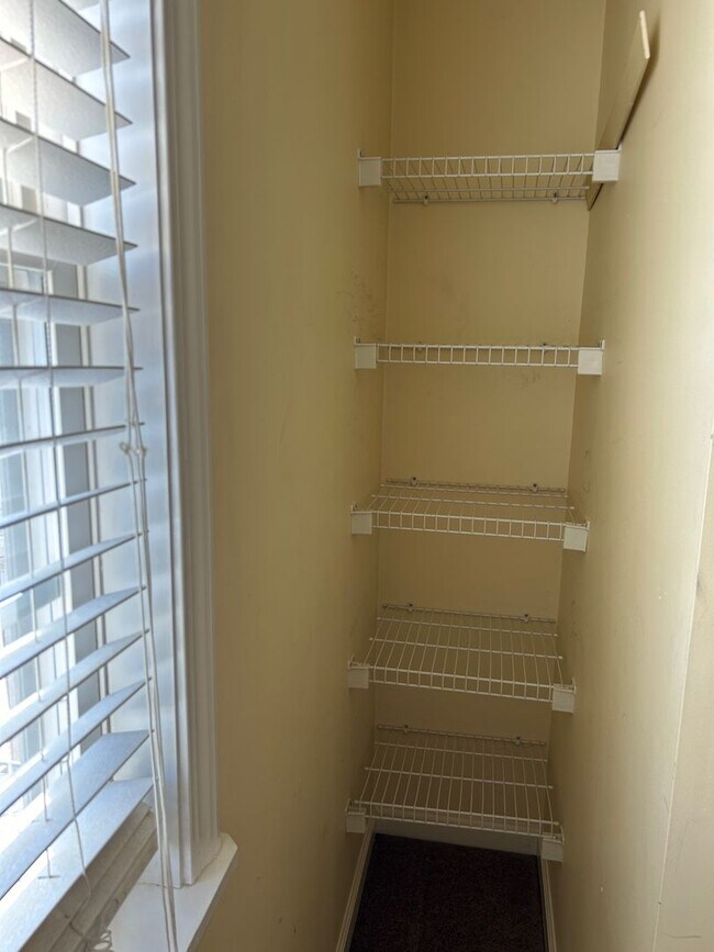 Foto del edificio - 273 Ivy Pl