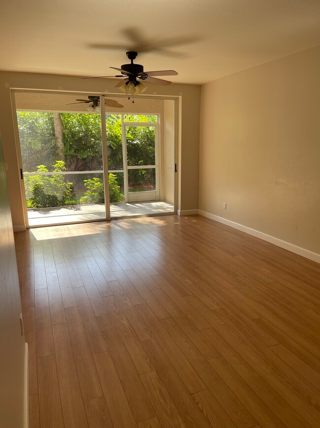 Living room - 326 Bradstrom Cir