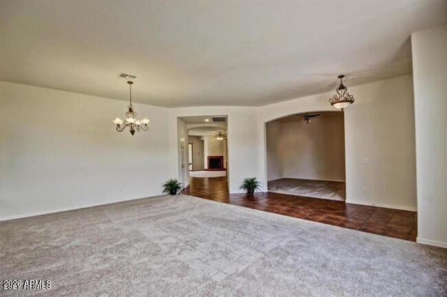 Foto del edificio - 1021 W Horseshoe Ave