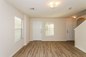Building Photo - 5619 Latta Plantation Dr