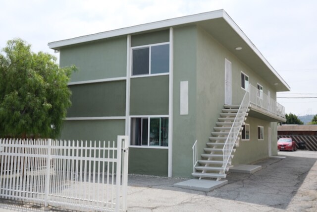 Foto del edificio - 5350 Smiley Dr