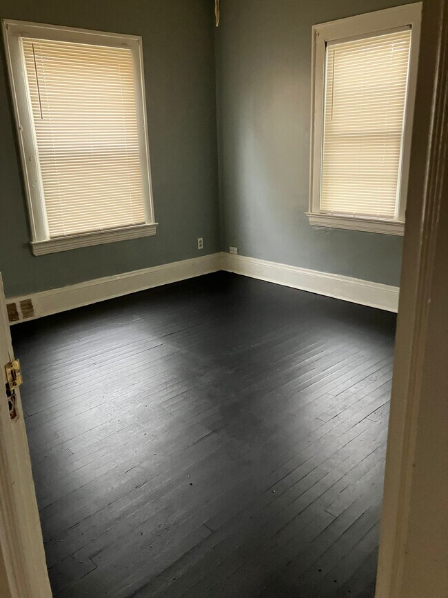 Foto del edificio - 3688 E 154th St