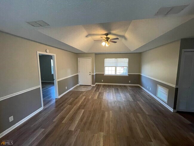Building Photo - 153 Woodhaven Dr